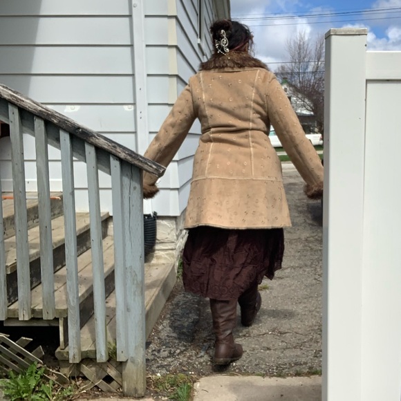 Unique Int’l Embroidered Penny Jacket Fur Coat - Picture 5 of 7